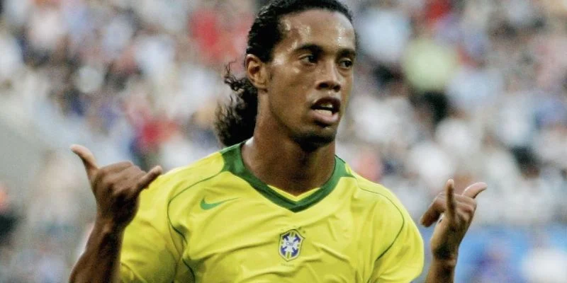 ronaldinho-ben-le